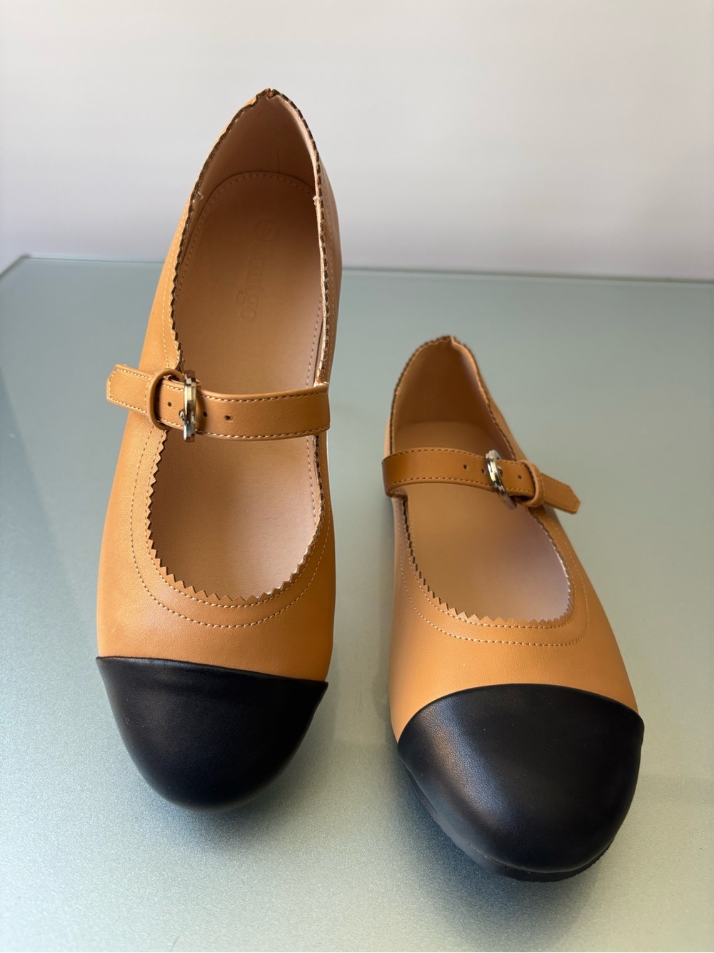 Coutgo Girls Two-Tone Mary Jane Flats in Tan and Black